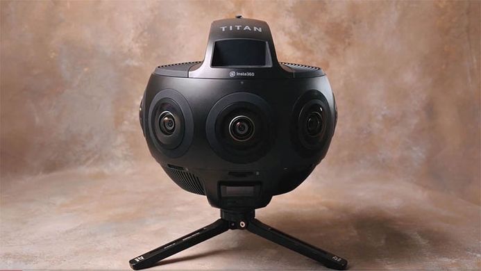 Панорамна камера Insta360 Titan TINTITA/A фото